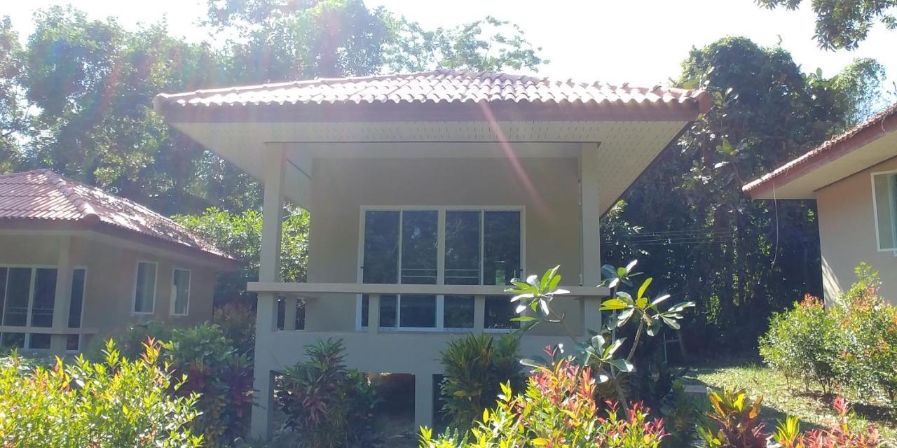 Baansukjai Bungalows Ranong Zewnętrze zdjęcie